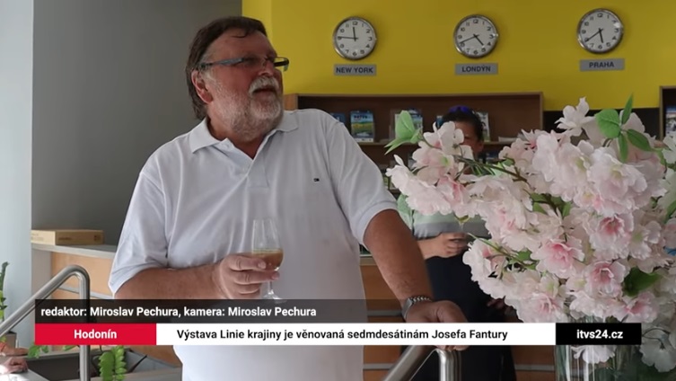 Výstava Linie krajiny je věnovaná sedmdesátinám Josefa Fantury.